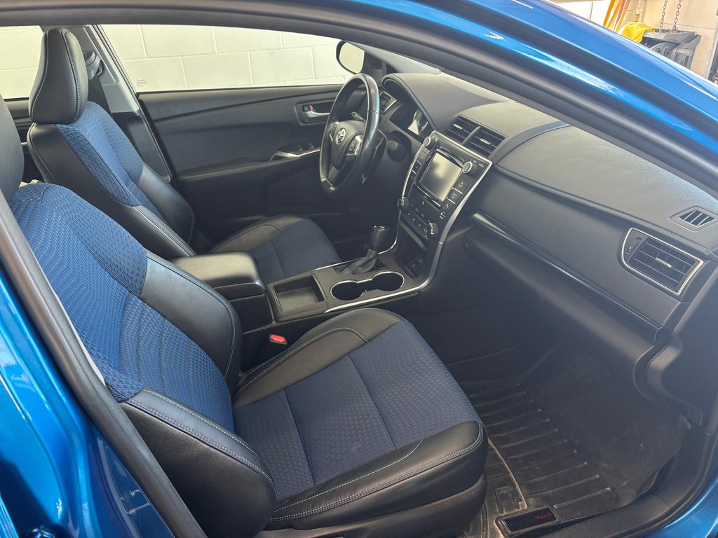 Toyota Camry SE, AUTOMATIQUE, A/C, 2016 à Magog, Québec - 9 - w1024h768px