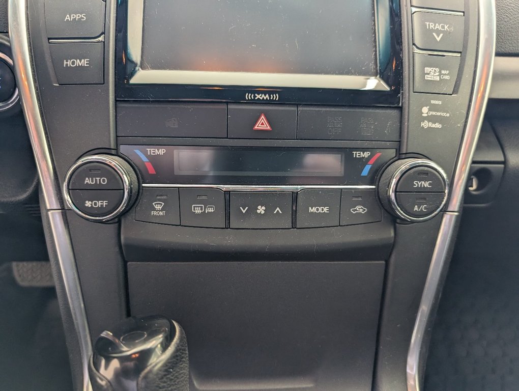 Toyota Camry XLE 2017 à Magog, Québec - 18 - w1024h768px