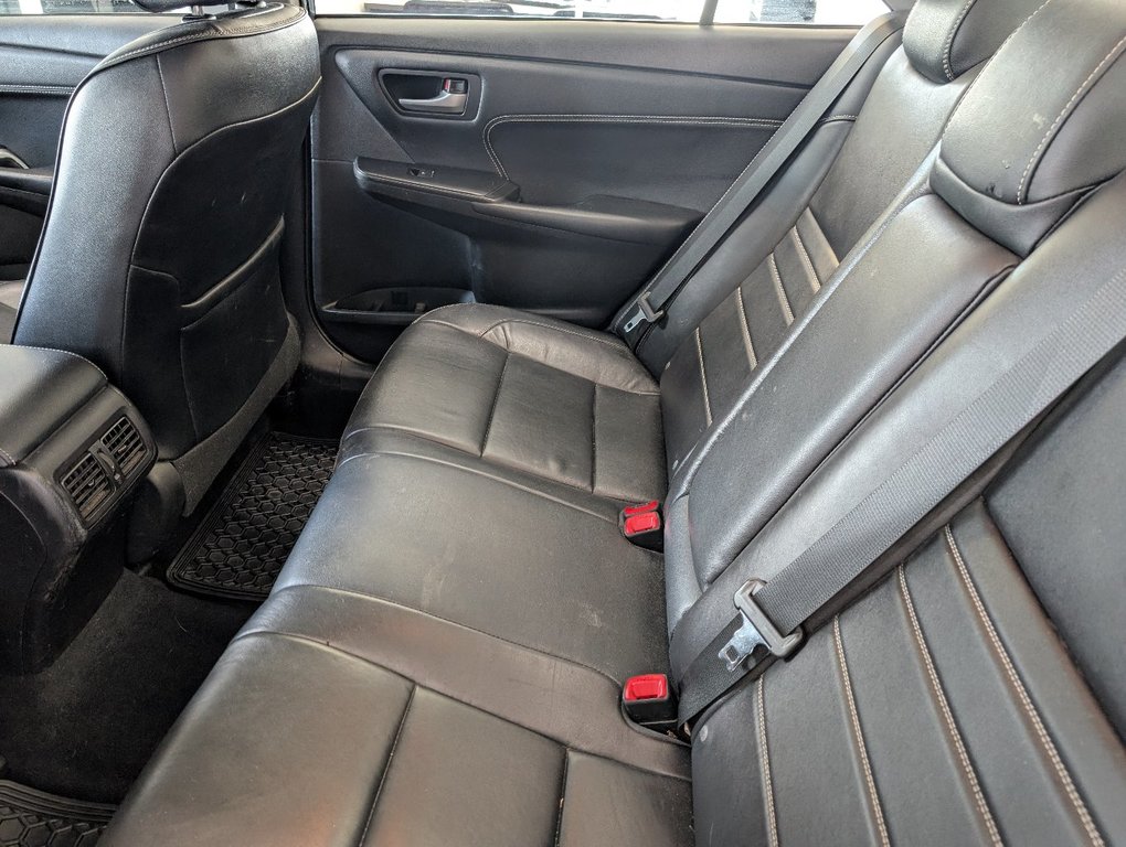 Toyota Camry XLE 2017 à Magog, Québec - 11 - w1024h768px