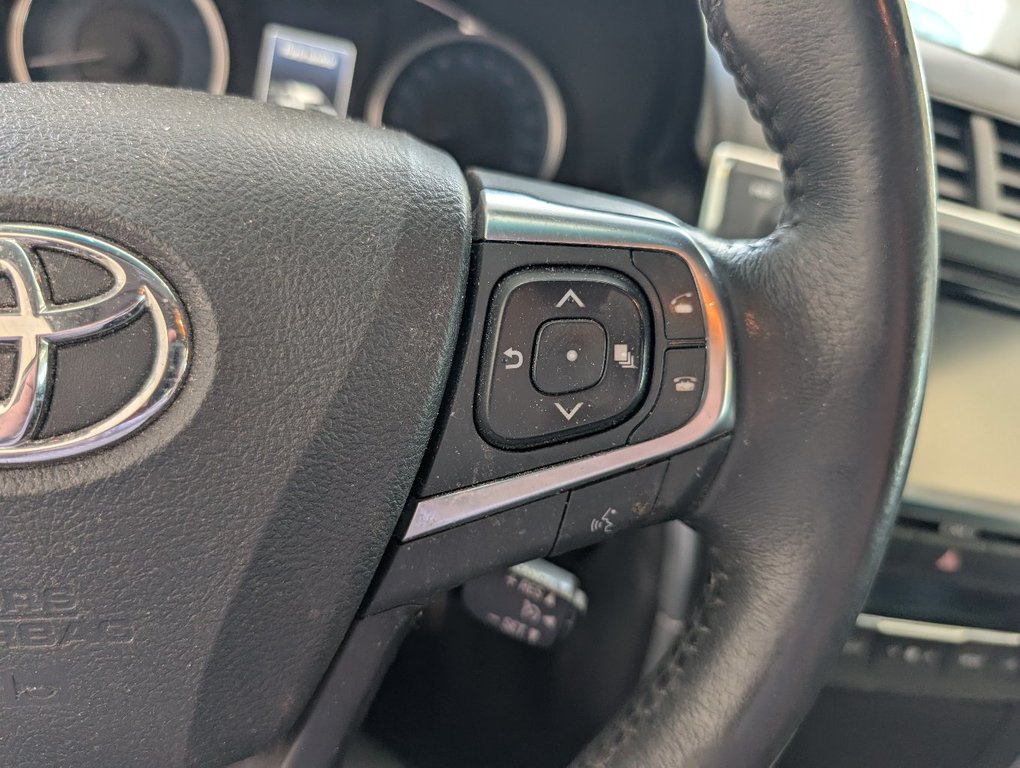 Toyota Camry XLE 2017 à Magog, Québec - 22 - w1024h768px