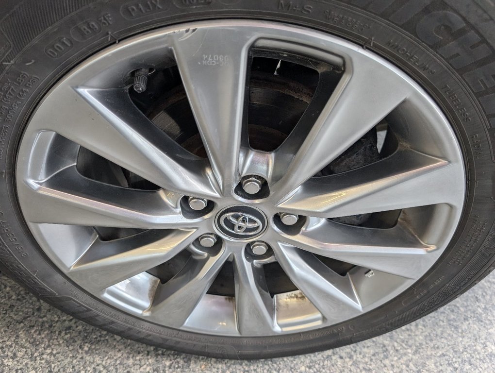 Toyota Camry XLE 2017 à Magog, Québec - 26 - w1024h768px