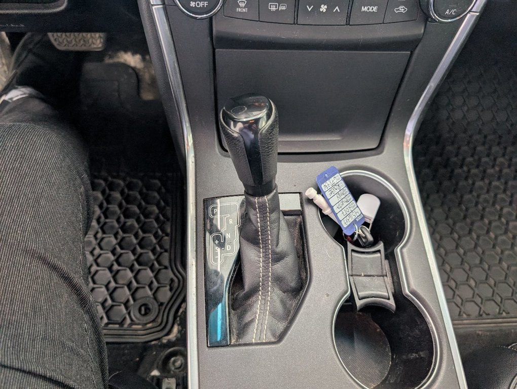 Toyota Camry XLE 2017 à Magog, Québec - 17 - w1024h768px