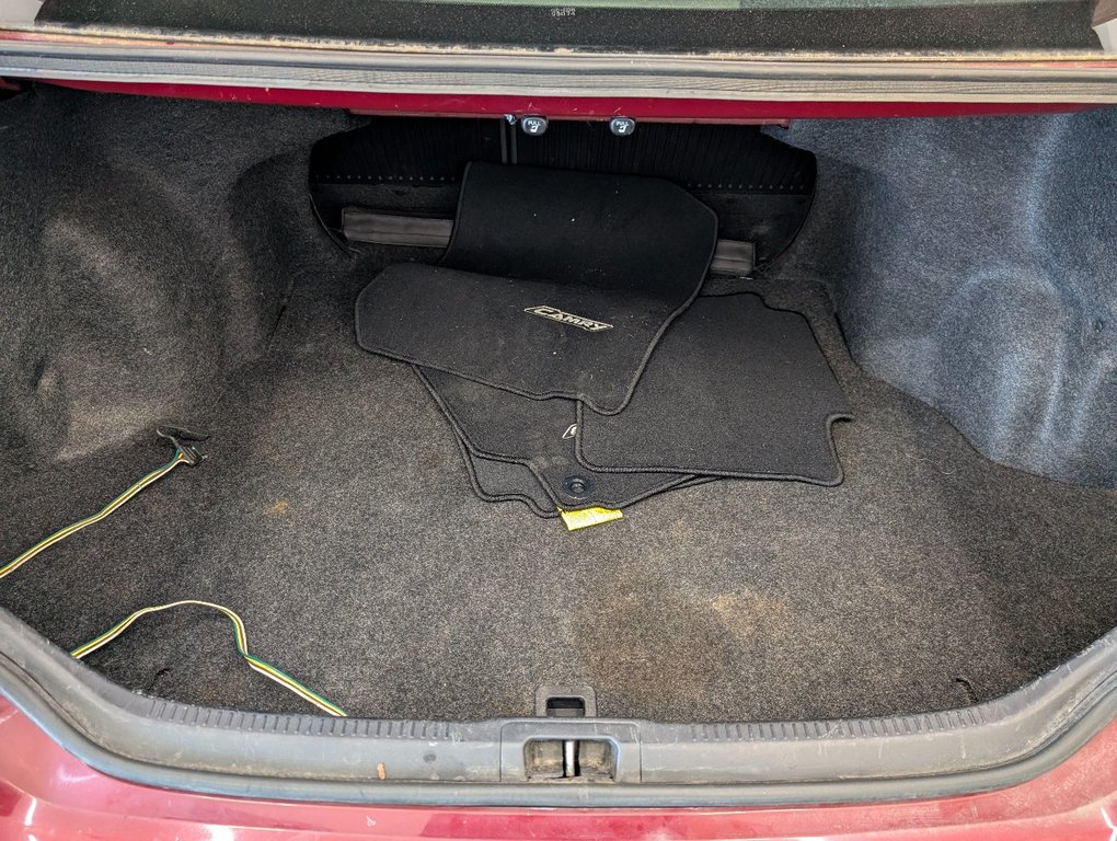 Toyota Camry XLE 2017 à Magog, Québec - 7 - w1024h768px