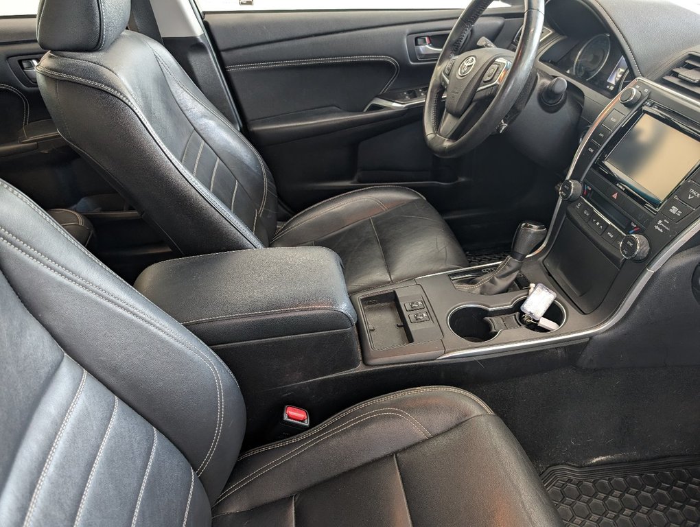 Toyota Camry XLE 2017 à Magog, Québec - 9 - w1024h768px