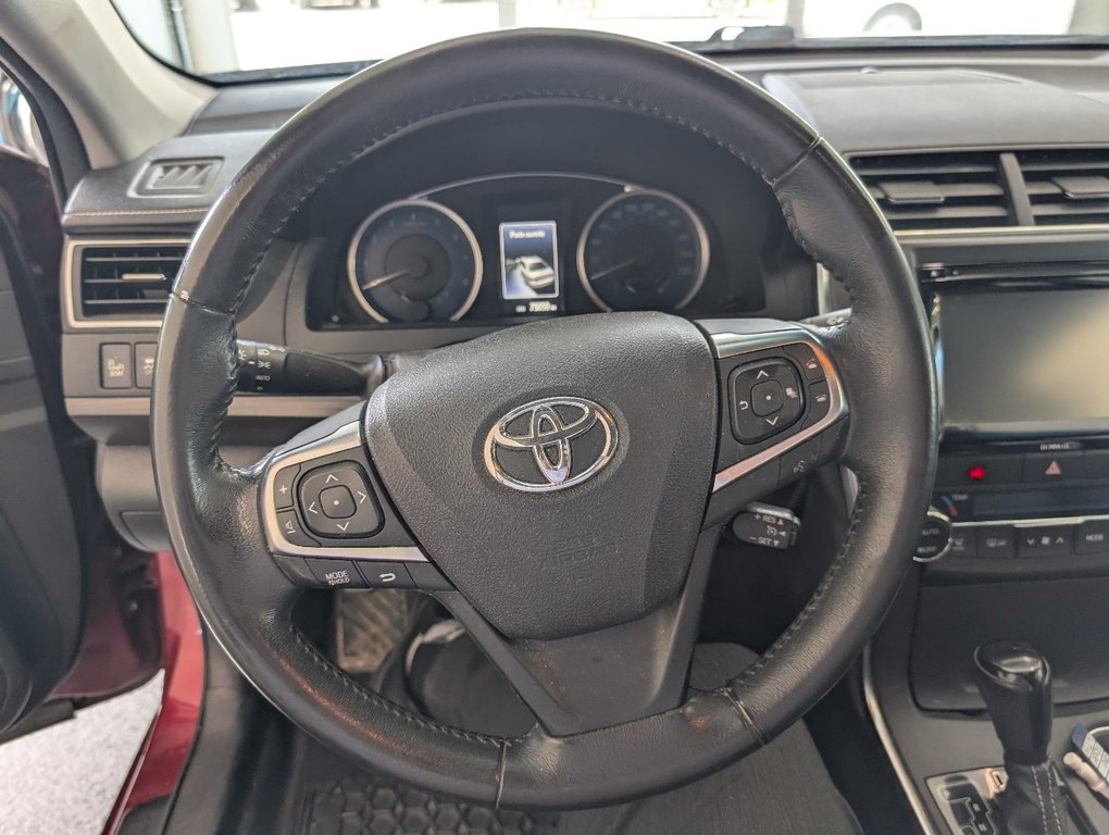 Toyota Camry XLE 2017 à Magog, Québec - 16 - w1024h768px