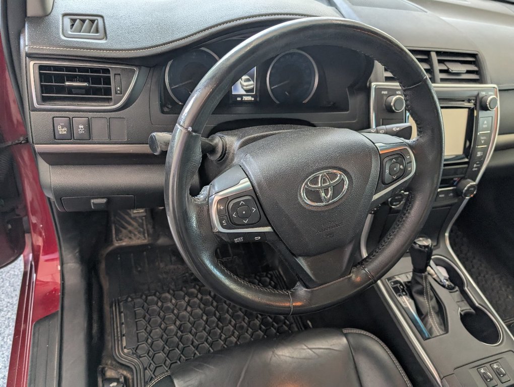 Toyota Camry XLE 2017 à Magog, Québec - 13 - w1024h768px