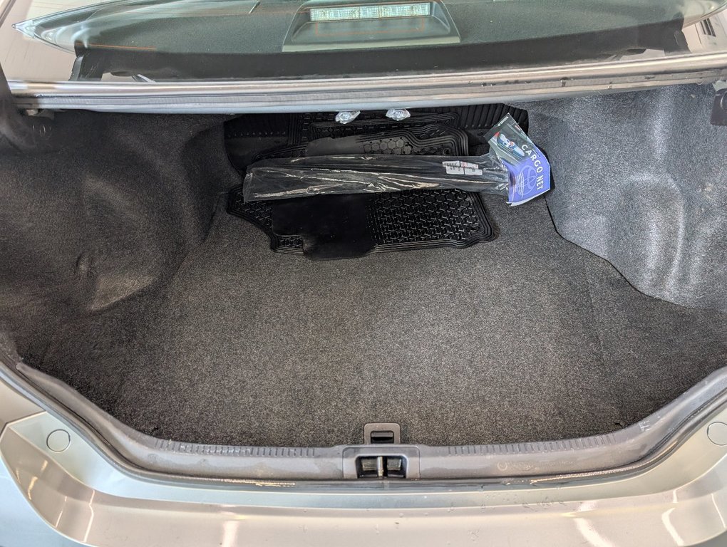 Toyota Camry LE, A/C, 2017 à Magog, Québec - 6 - w1024h768px