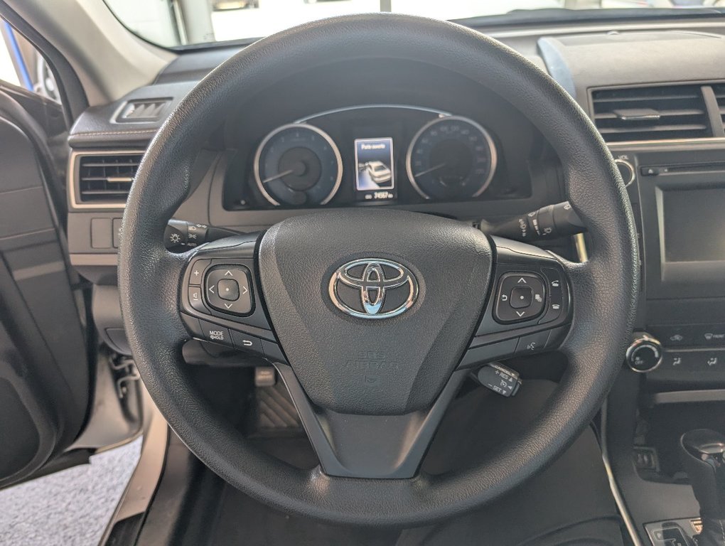 Toyota Camry LE, A/C, 2017 à Magog, Québec - 14 - w1024h768px
