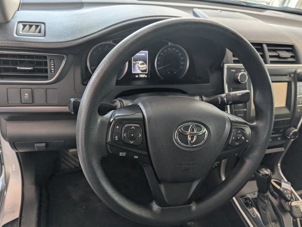 Toyota Camry LE, A/C, 2017 à Magog, Québec - 12 - w1024h768px