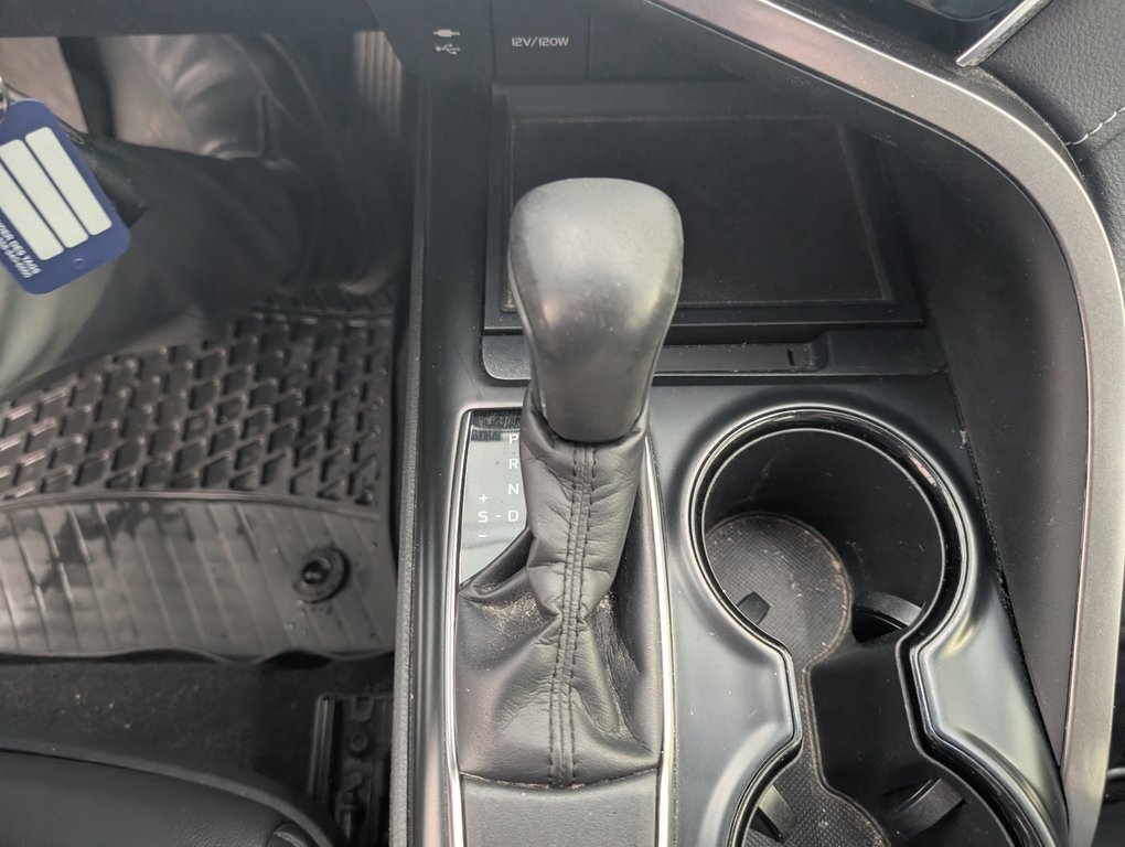Toyota Camry SE AUTOMATIQUE, 2018 à Magog, Québec - 17 - w1024h768px