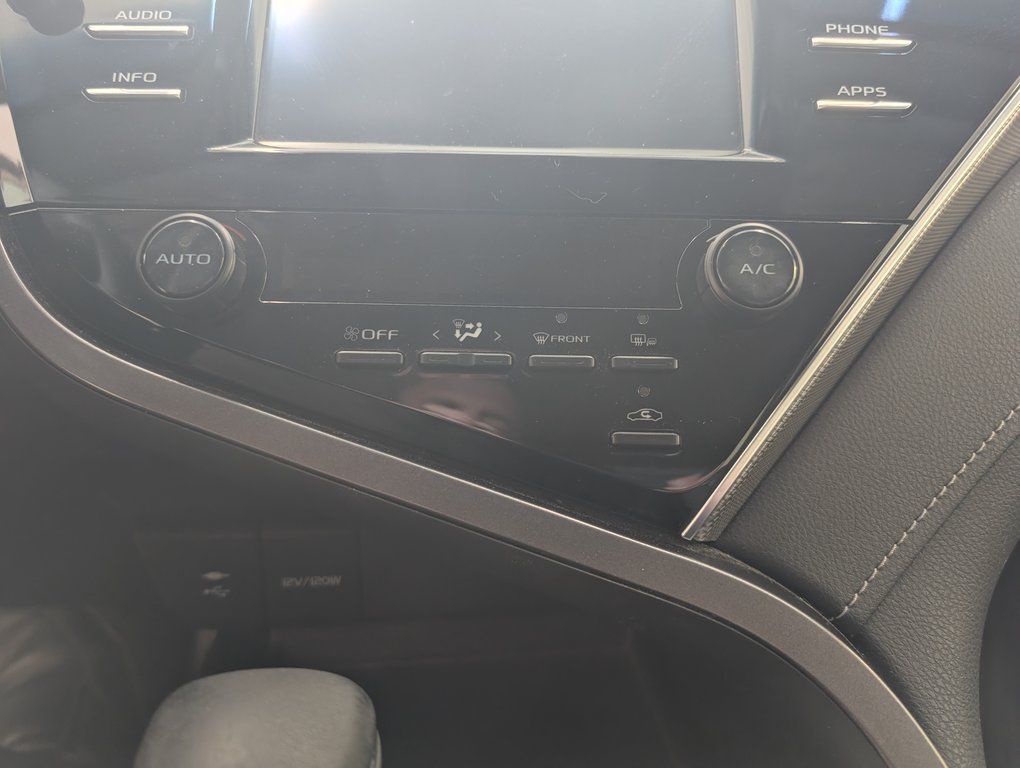Toyota Camry SE AUTOMATIQUE, 2018 à Magog, Québec - 18 - w1024h768px