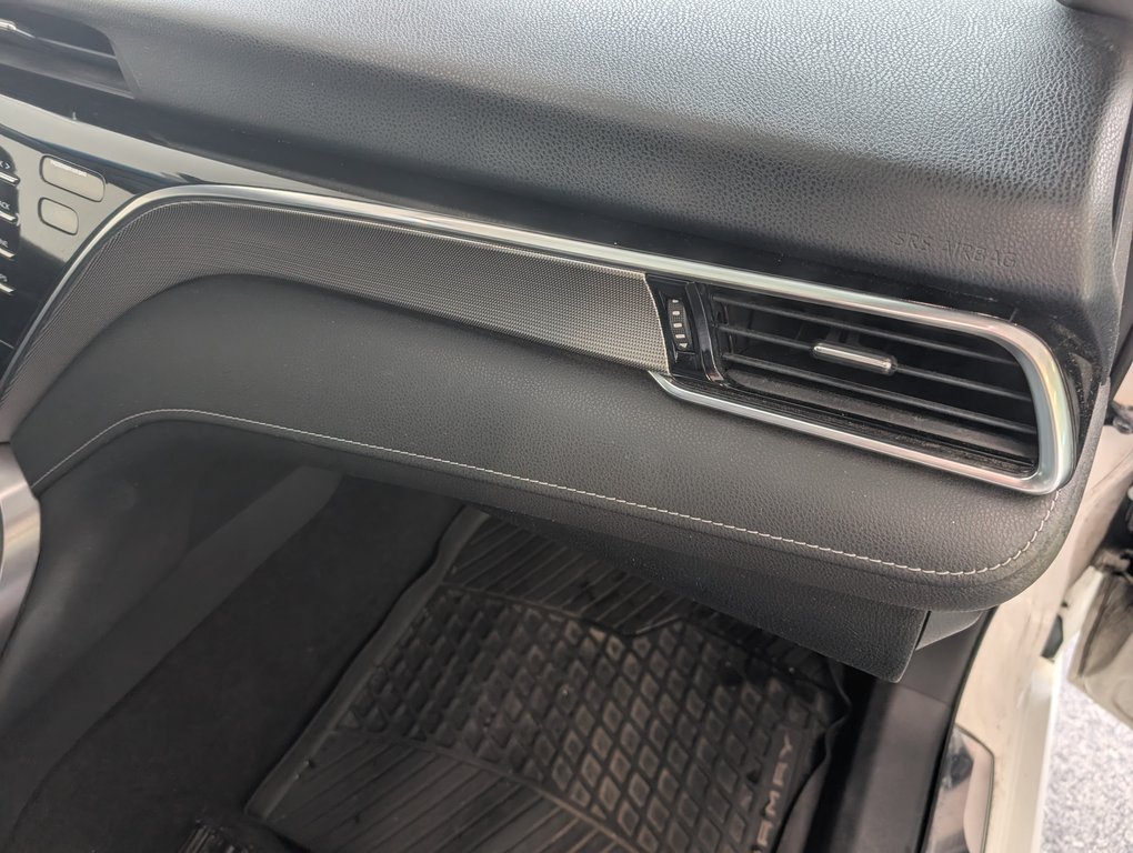 Toyota Camry SE AUTOMATIQUE, 2018 à Magog, Québec - 9 - w1024h768px