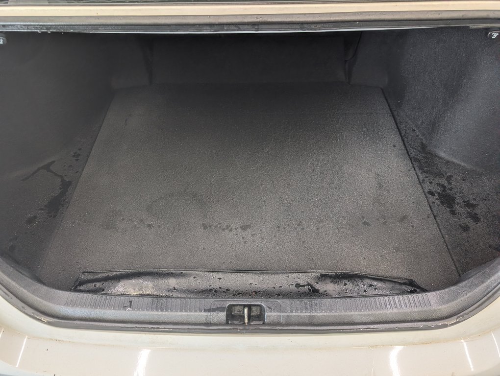 Toyota Camry SE AUTOMATIQUE, 2018 à Magog, Québec - 6 - w1024h768px
