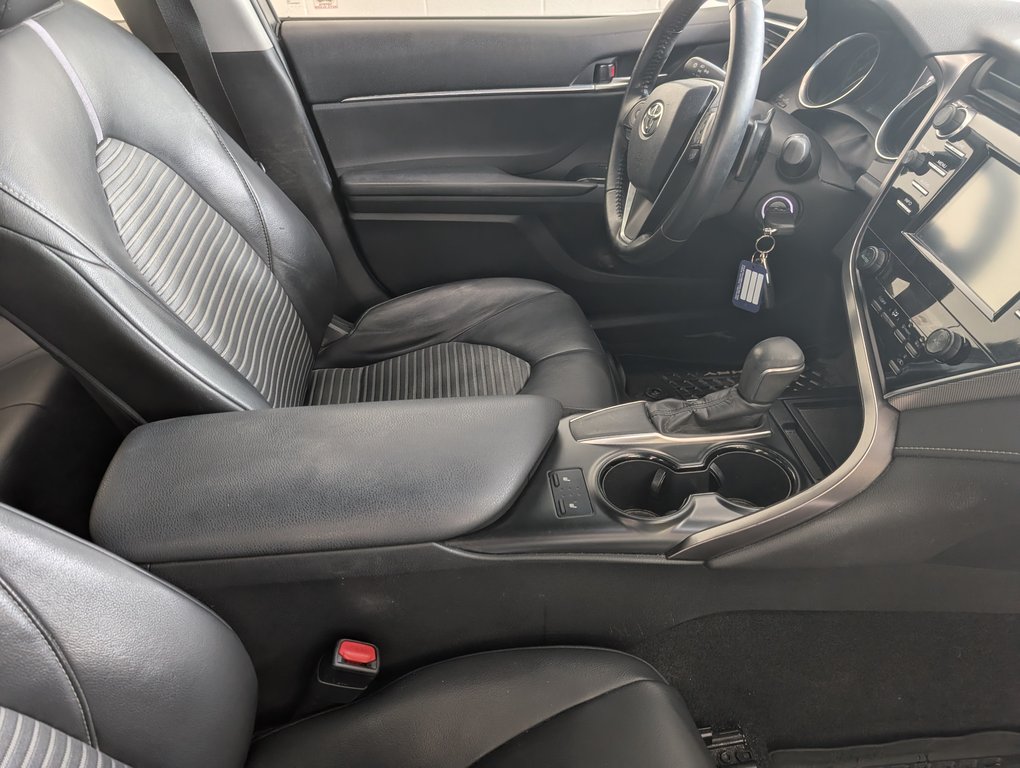 Toyota Camry SE AUTOMATIQUE, 2018 à Magog, Québec - 8 - w1024h768px