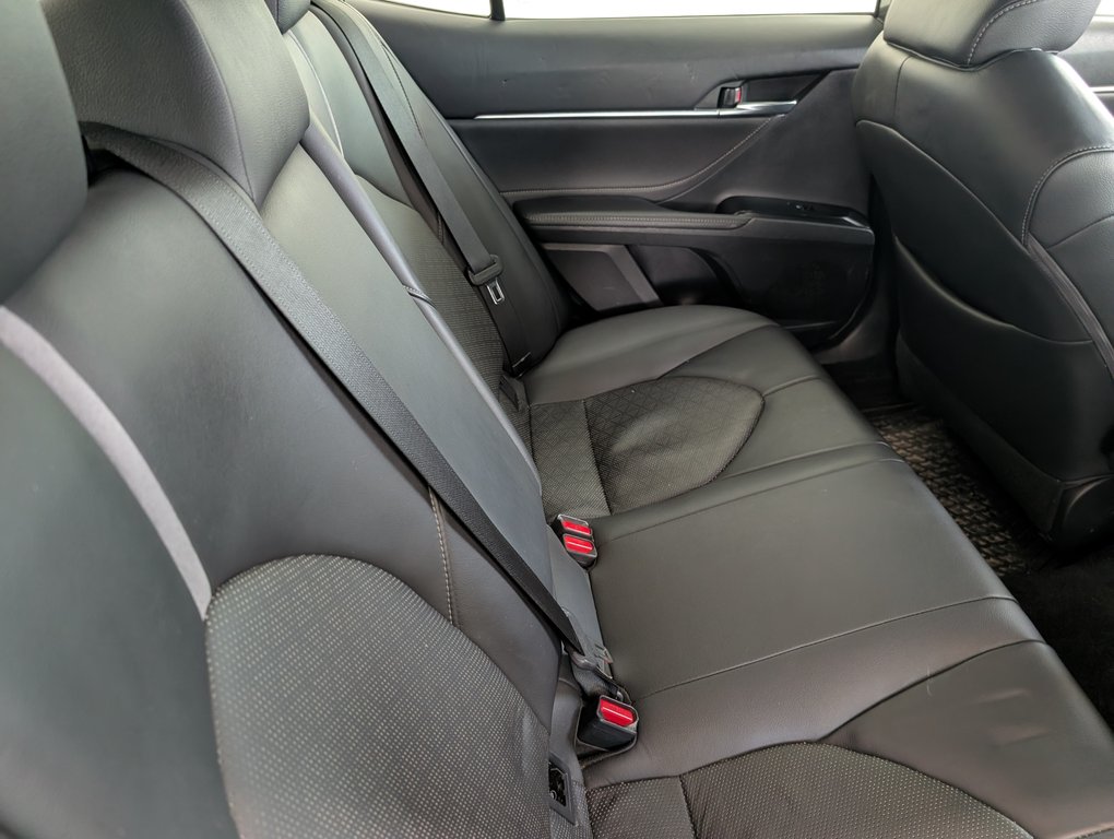 2018 Toyota Camry XSE in Magog, Quebec - 7 - w1024h768px