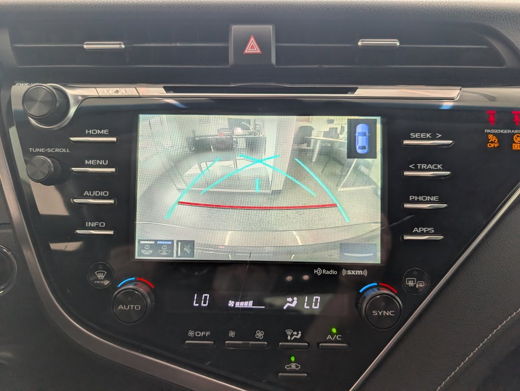 2018 Toyota Camry XSE in Magog, Quebec - 22 - w1024h768px