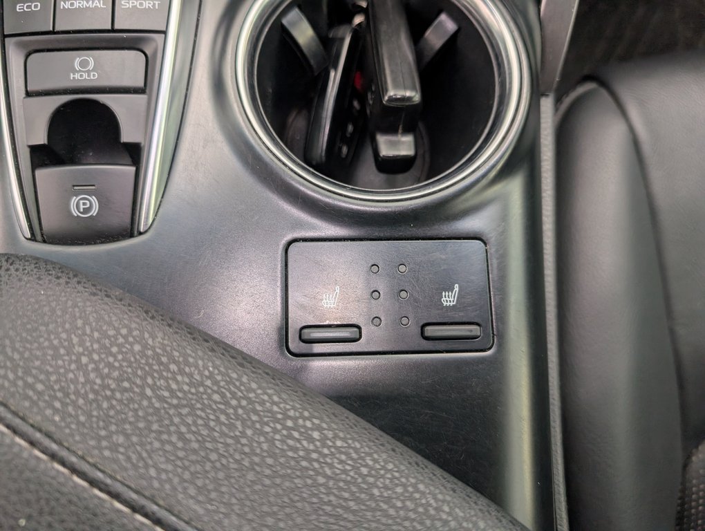 2018 Toyota Camry XSE in Magog, Quebec - 17 - w1024h768px