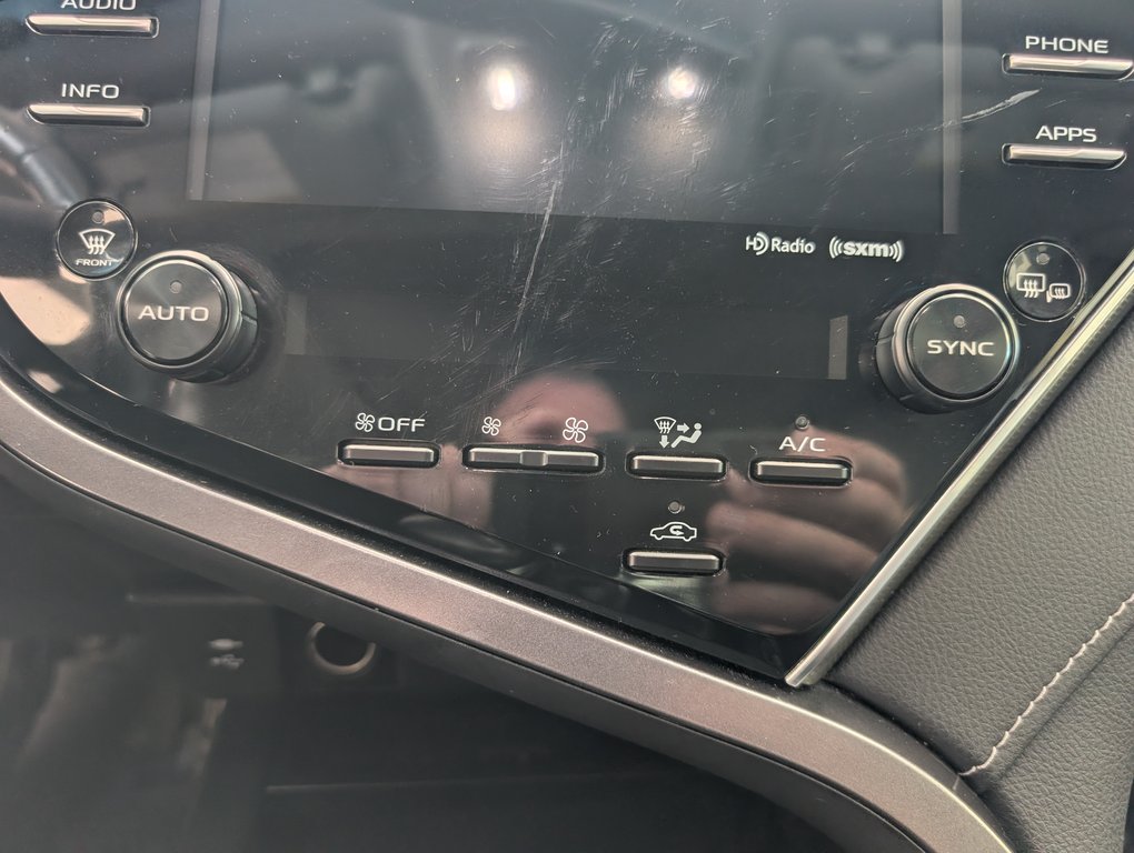 2018 Toyota Camry XSE in Magog, Quebec - 19 - w1024h768px