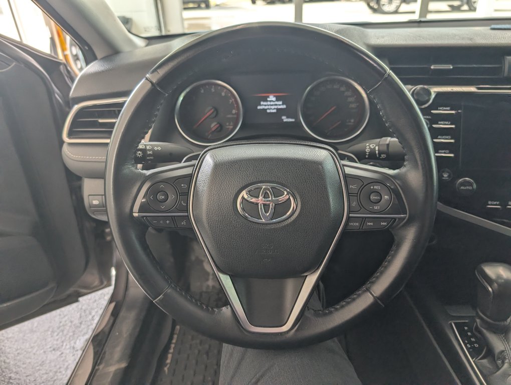 2018 Toyota Camry XSE in Magog, Quebec - 16 - w1024h768px
