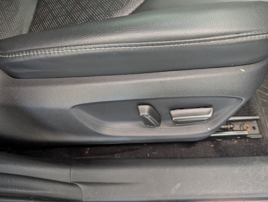 2018 Toyota Camry XSE in Magog, Quebec - 10 - w1024h768px