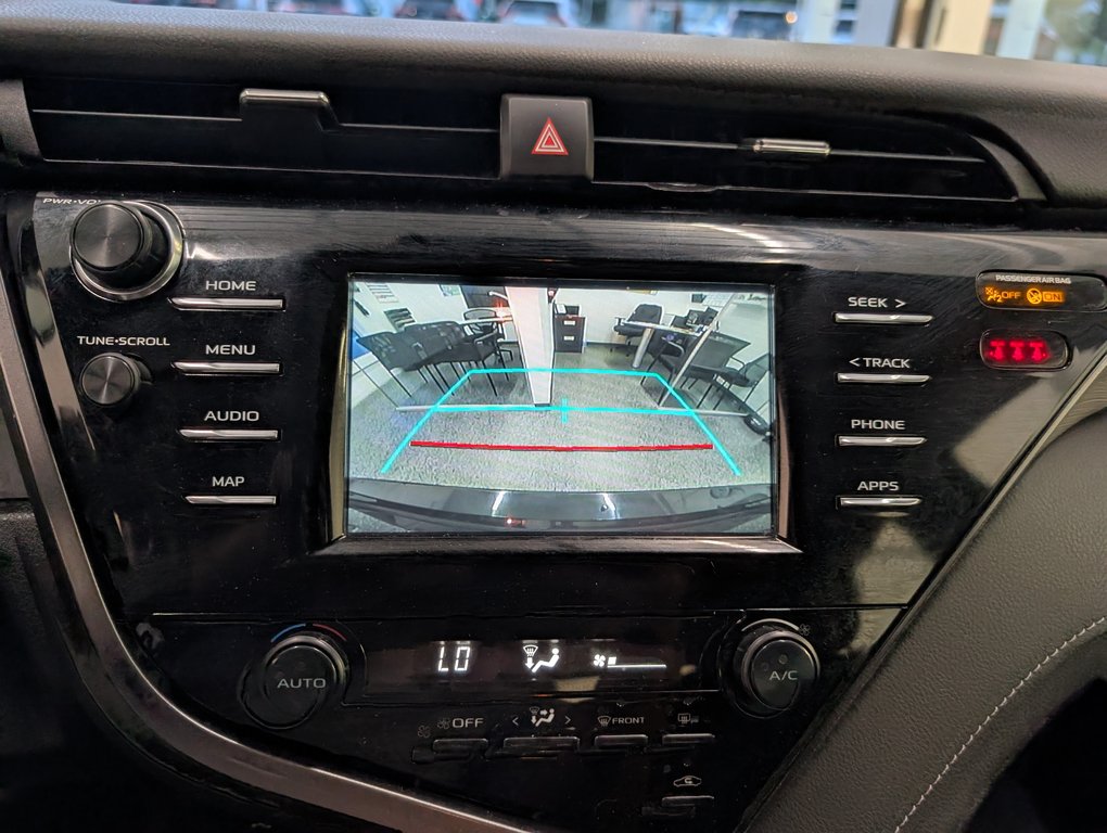 2019 Toyota Camry SE in Magog, Quebec - 21 - w1024h768px