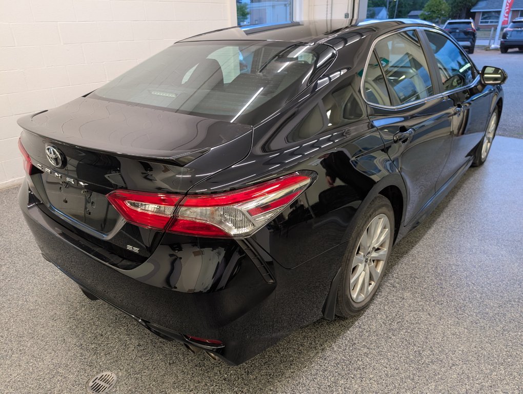 2019 Toyota Camry SE in Magog, Quebec - 3 - w1024h768px