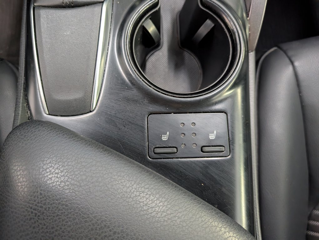 2019 Toyota Camry SE in Magog, Quebec - 17 - w1024h768px