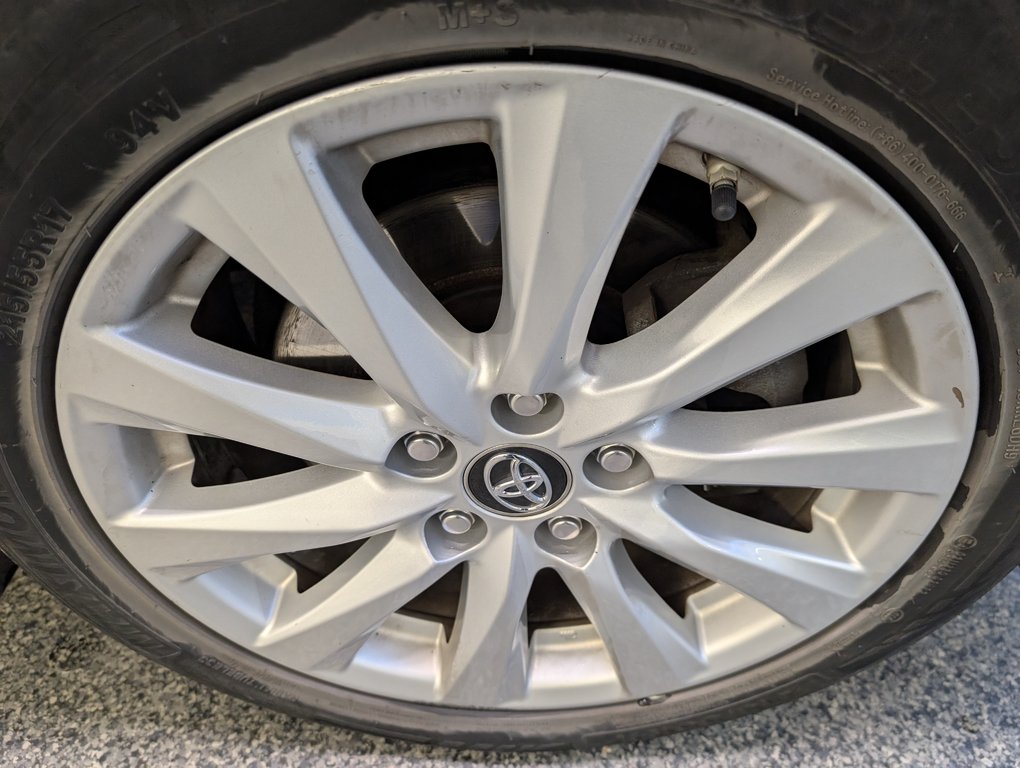 2019 Toyota Camry SE in Magog, Quebec - 24 - w1024h768px