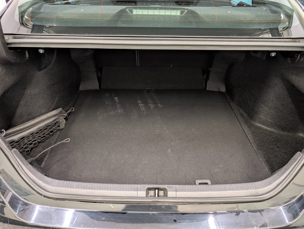 2019 Toyota Camry SE in Magog, Quebec - 7 - w1024h768px