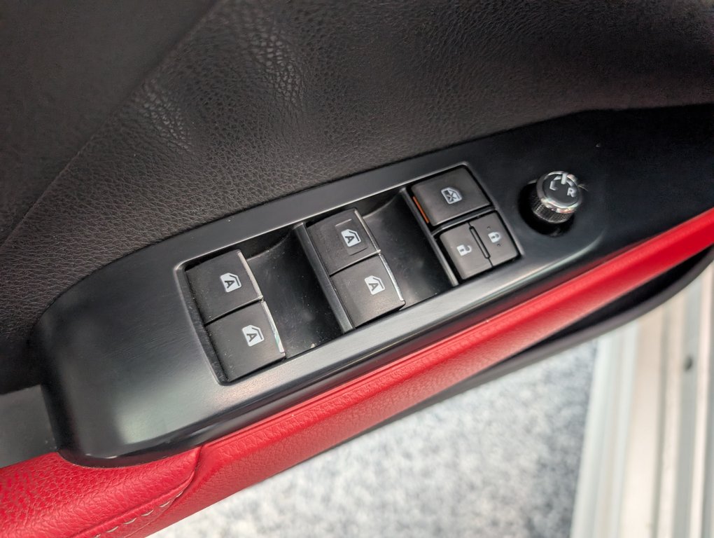 Toyota Camry XSE AWD, CUIR ROUGE, 2020 à Magog, Québec - 13 - w1024h768px