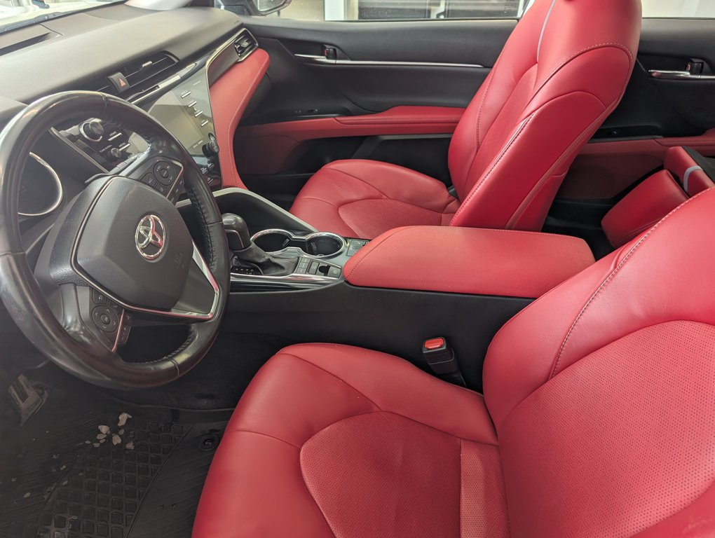 Toyota Camry XSE AWD, CUIR ROUGE, 2020 à Magog, Québec - 10 - w1024h768px