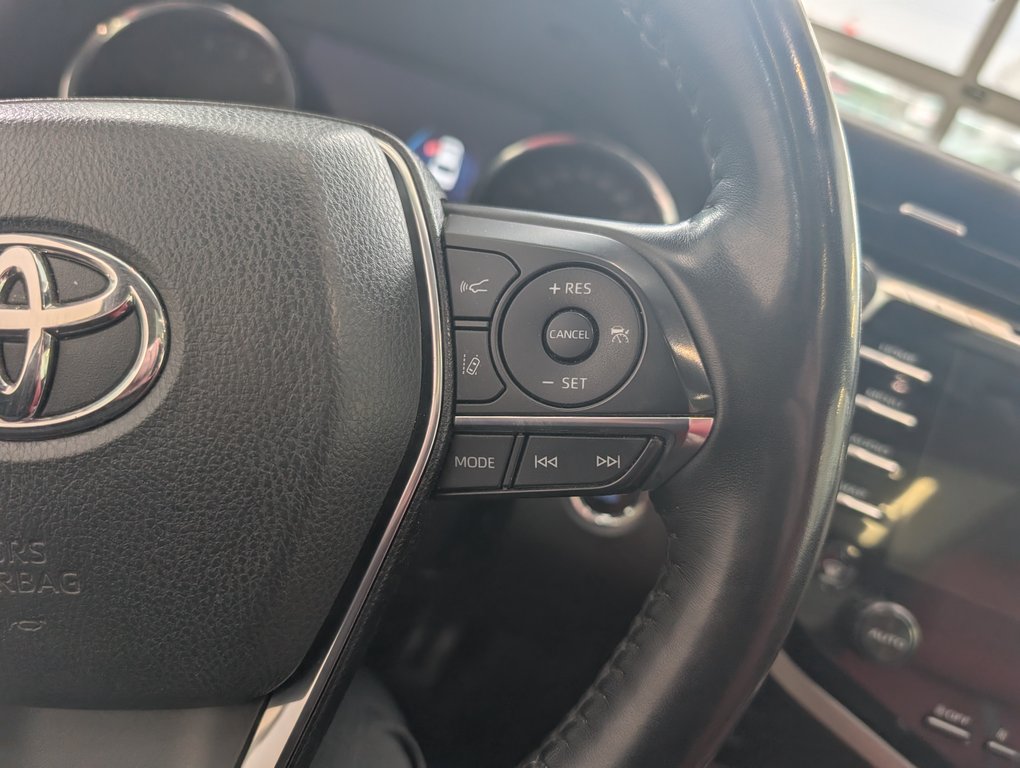 Toyota Camry XSE AWD, CUIR ROUGE, 2020 à Magog, Québec - 18 - w1024h768px
