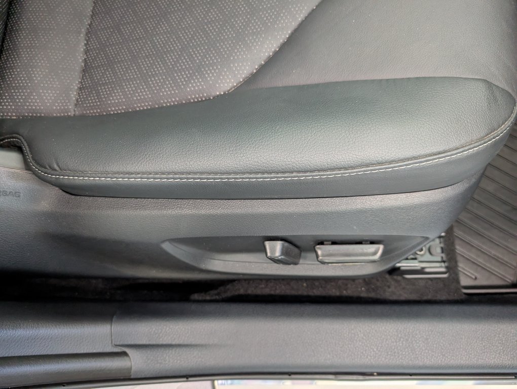 2022 Toyota Camry XSE in Magog, Quebec - 11 - w1024h768px