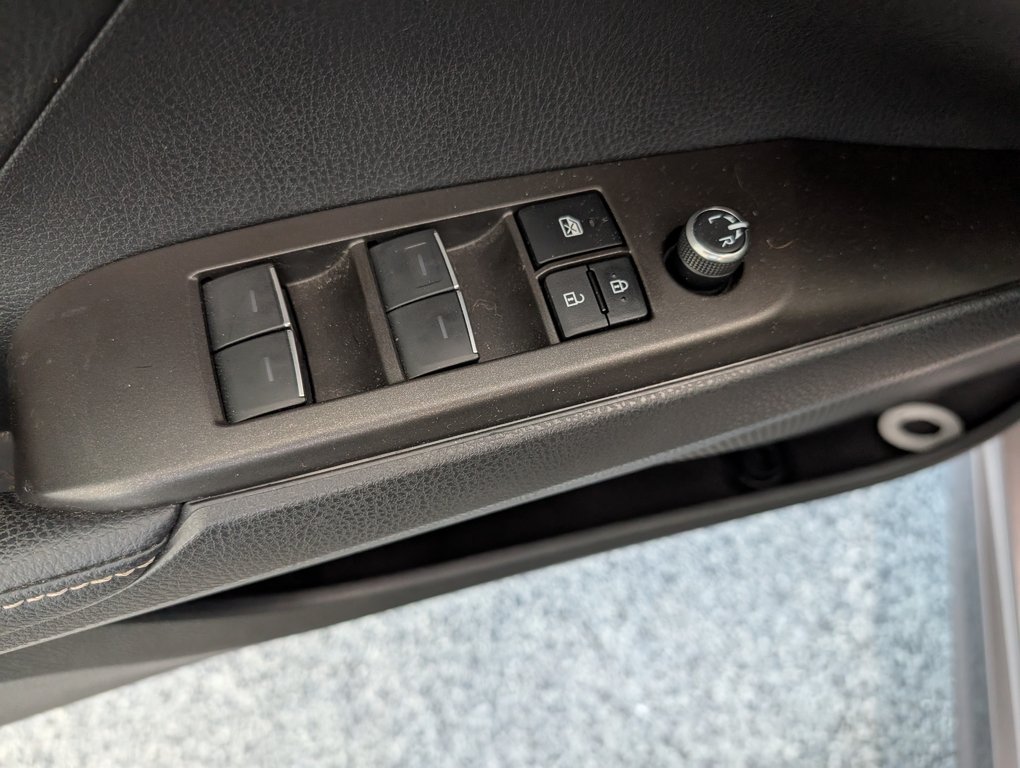 2022 Toyota Camry XSE in Magog, Quebec - 16 - w1024h768px