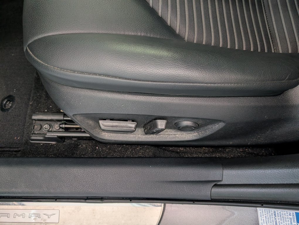 2022 Toyota Camry SE AWD GR. AMELIORER, GARANTIE JUSQU EN 2026, in Magog, Quebec - 13 - w1024h768px