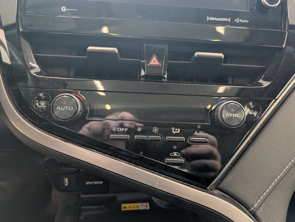 2022 Toyota Camry SE AWD GR. AMELIORER, GARANTIE JUSQU EN 2026, in Magog, Quebec - 18 - w1024h768px