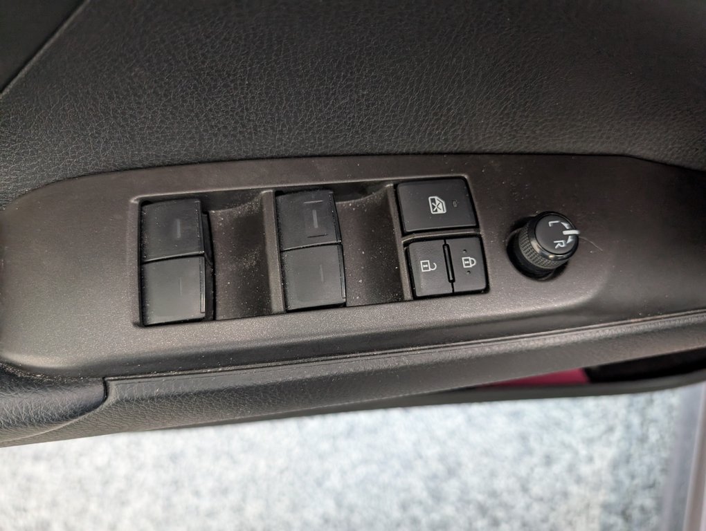 2022 Toyota Camry SE AWD GR. AMELIORER, GARANTIE JUSQU EN 2026, in Magog, Quebec - 14 - w1024h768px