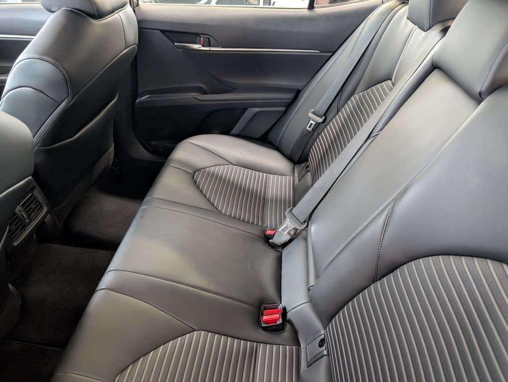 2022 Toyota Camry SE AWD GR. AMELIORER, GARANTIE JUSQU EN 2026, in Magog, Quebec - 10 - w1024h768px