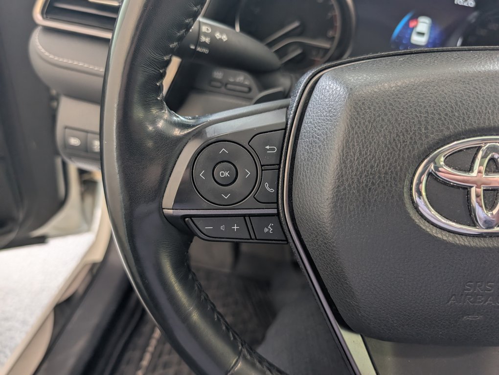 Toyota Camry SE AWD, 2023 à Magog, Québec - 19 - w1024h768px