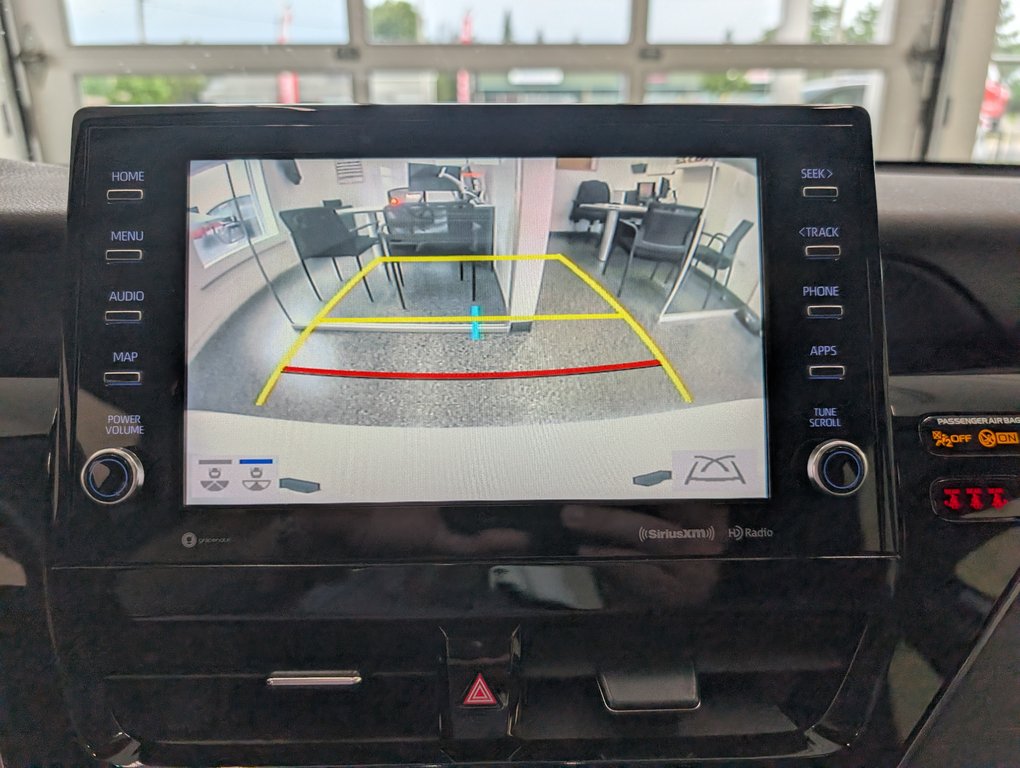 Toyota Camry SE AWD, 2023 à Magog, Québec - 21 - w1024h768px