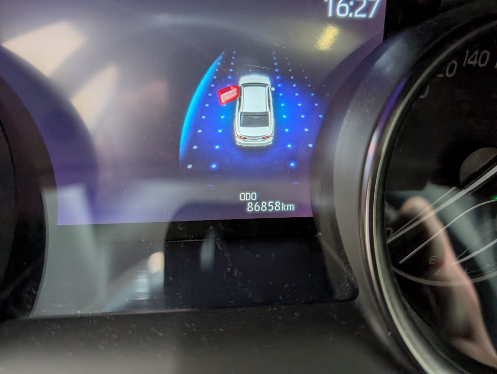Toyota Camry SE AWD, 2023 à Magog, Québec - 22 - w1024h768px