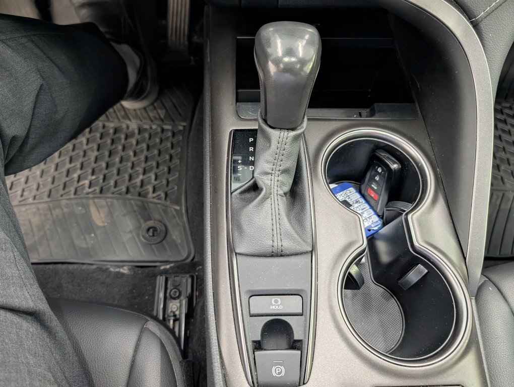Toyota Camry SE AWD, 2023 à Magog, Québec - 17 - w1024h768px