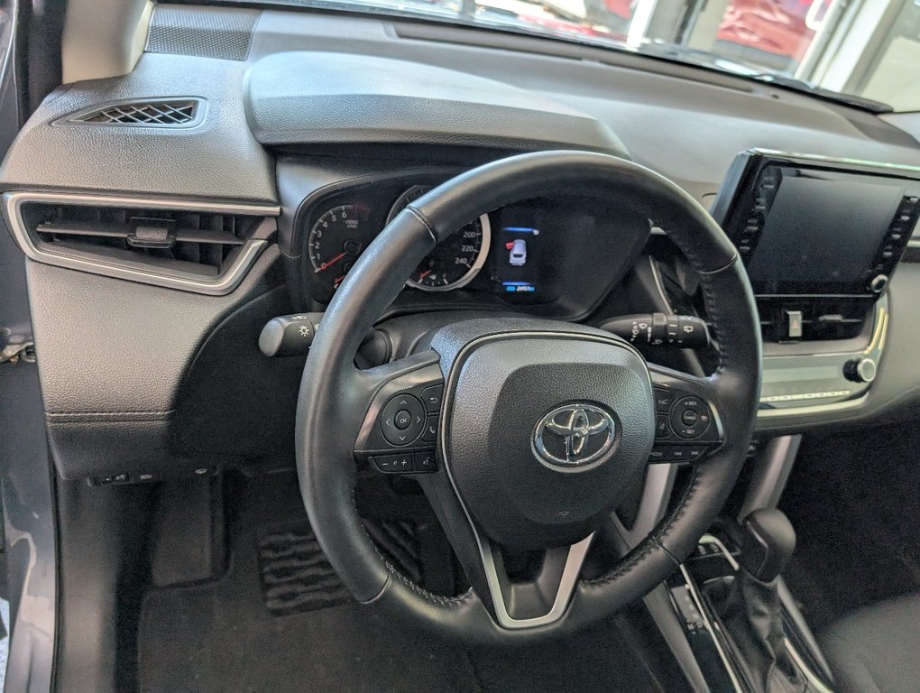 Toyota COROLLA CROSS LE AWD, GARANTIE JUSQU EN 2026, 2022 à Magog, Québec - 13 - w1024h768px