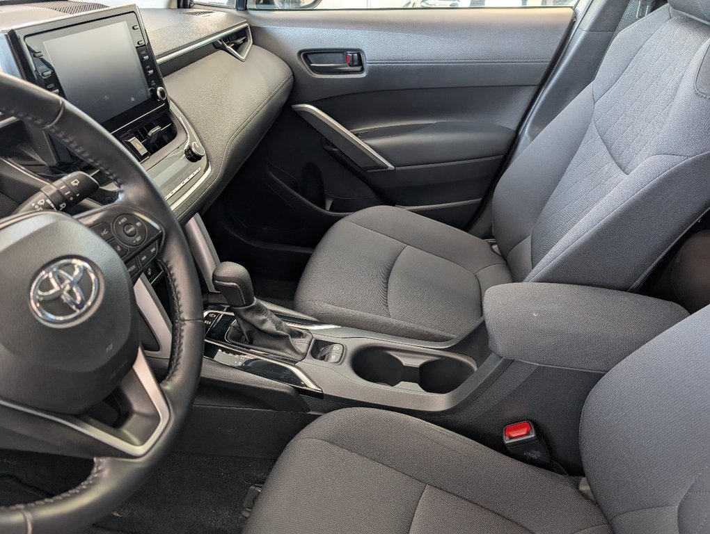Toyota COROLLA CROSS LE AWD, GARANTIE JUSQU EN 2026, 2022 à Magog, Québec - 12 - w1024h768px