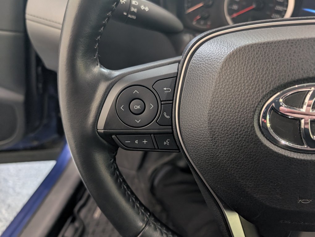 2022 Toyota Corolla Cross LE AWD in Magog, Quebec - 19 - w1024h768px