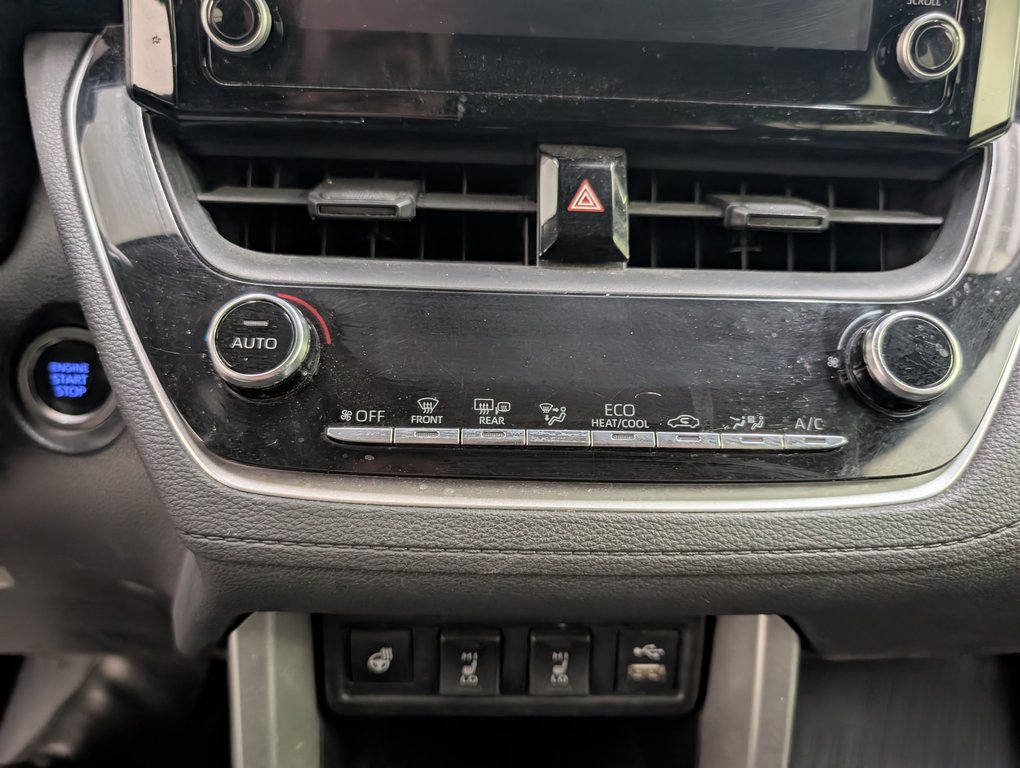 2022 Toyota Corolla Cross LE AWD in Magog, Quebec - 18 - w1024h768px