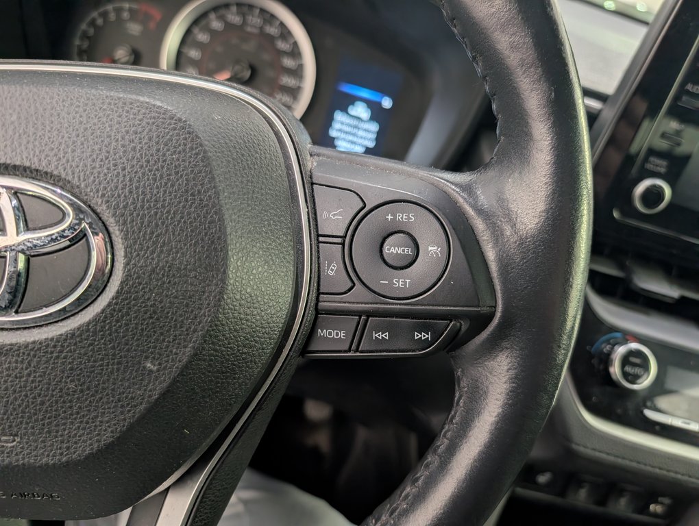 2022 Toyota Corolla Cross LE AWD in Magog, Quebec - 20 - w1024h768px