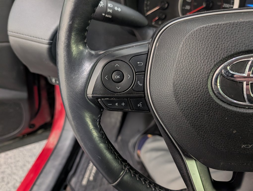 2022 Toyota Corolla Cross LE AWD in Magog, Quebec - 19 - w1024h768px