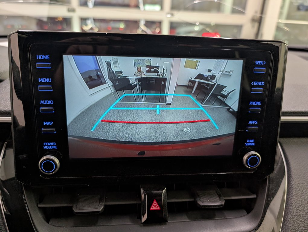 2022 Toyota Corolla Cross LE AWD in Magog, Quebec - 21 - w1024h768px