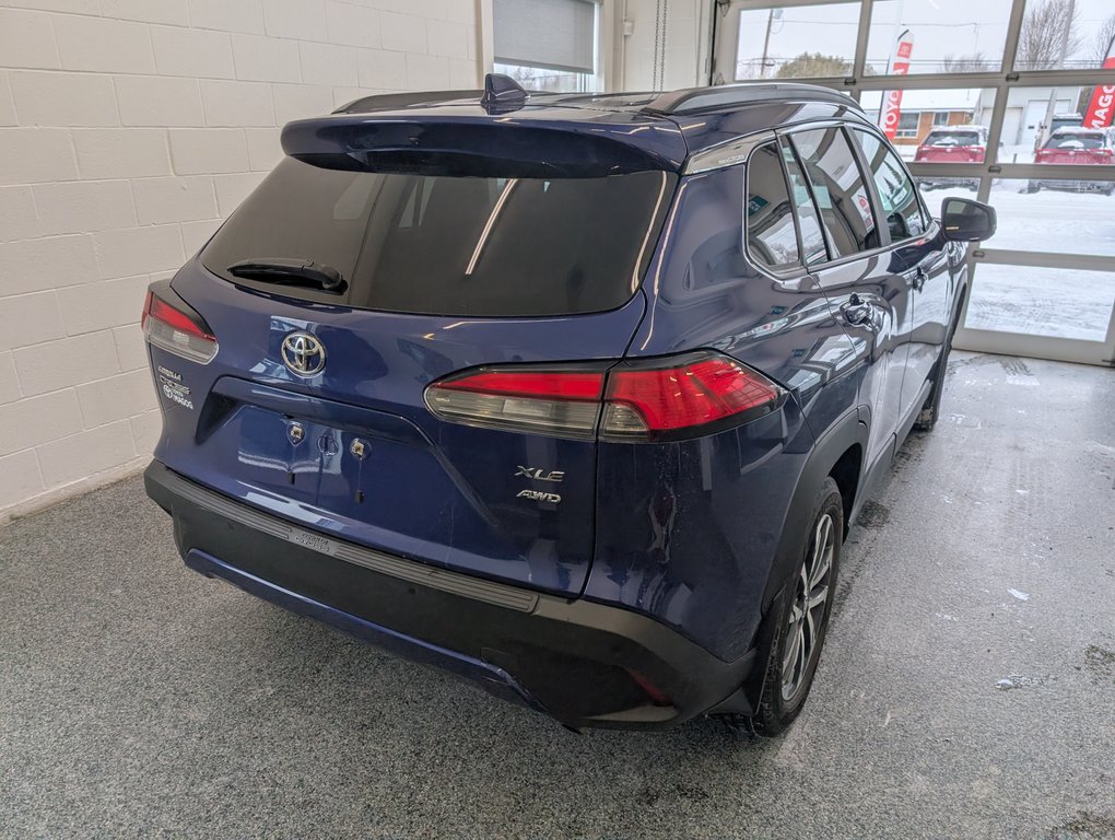 Toyota Corolla Cross XLE AWD, 2022 à Magog, Québec - 3 - w1024h768px
